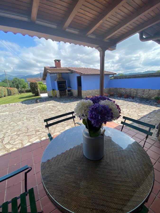 Villa Paraes Nava Exterior foto