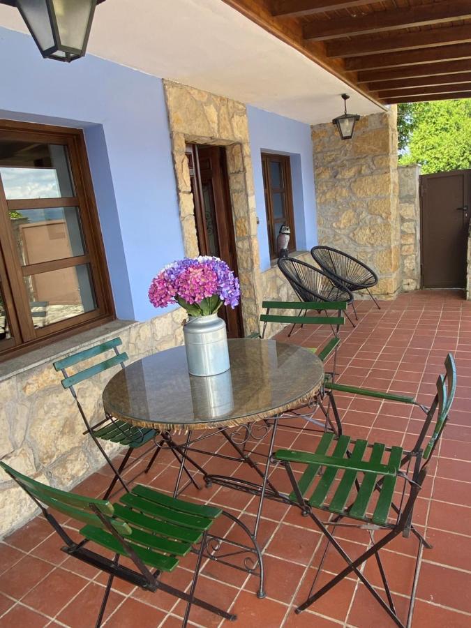 Villa Paraes Nava Exterior foto