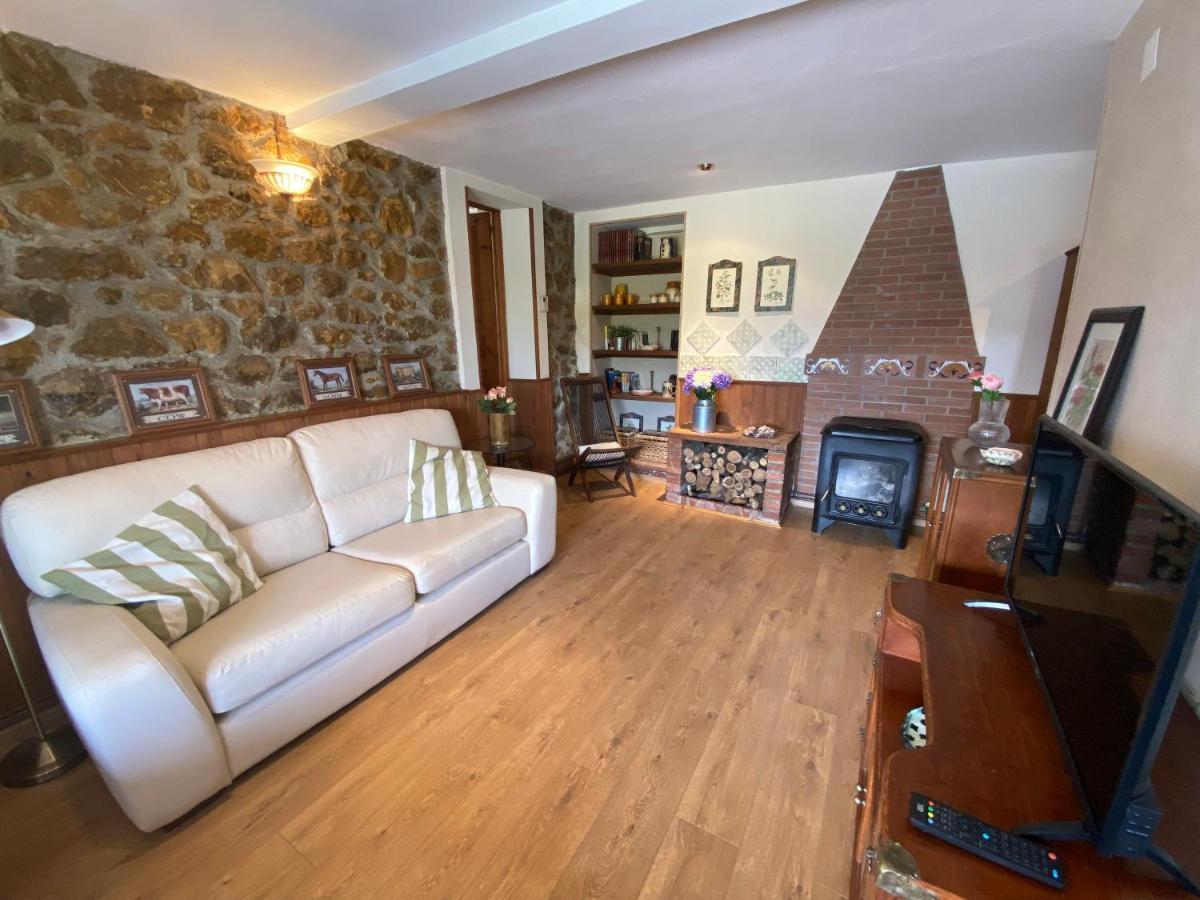 Villa Paraes Nava Exterior foto